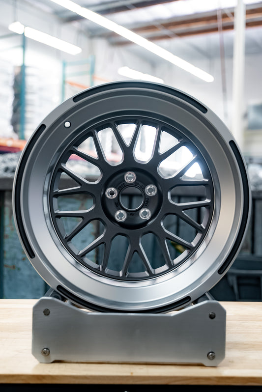 PANDEM RACING WHEEL  18inch 11J